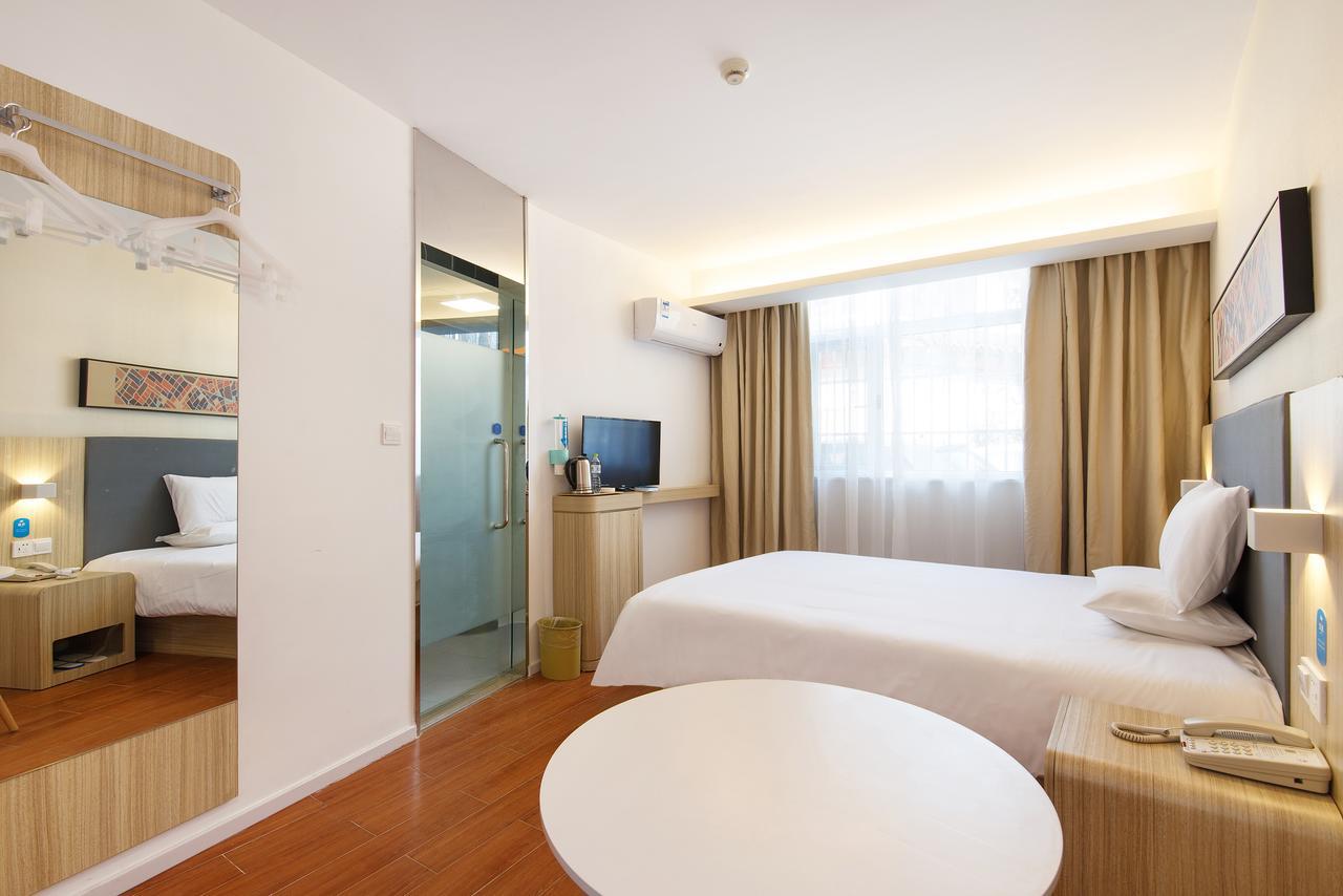 Hanting Hotel Shanghai Pudong Airport Zhuqiao Exterior foto